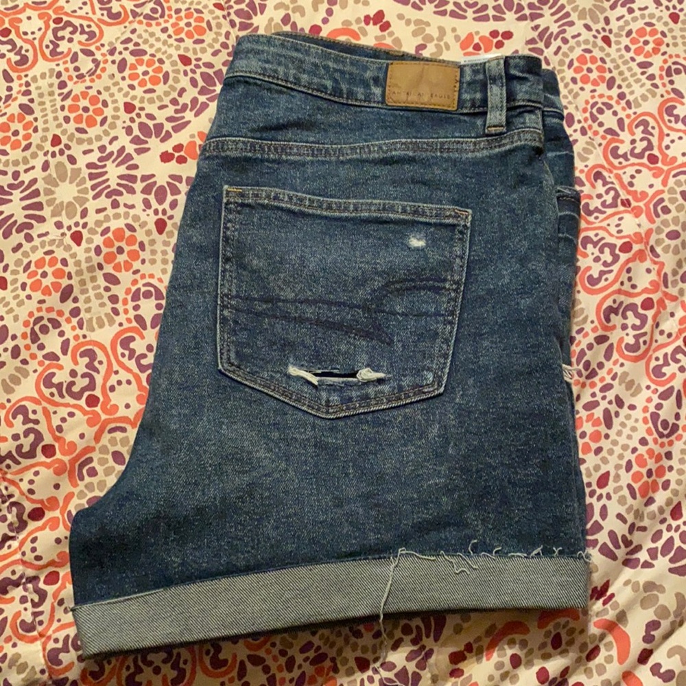 AE Distressed High Waisted Mom Short